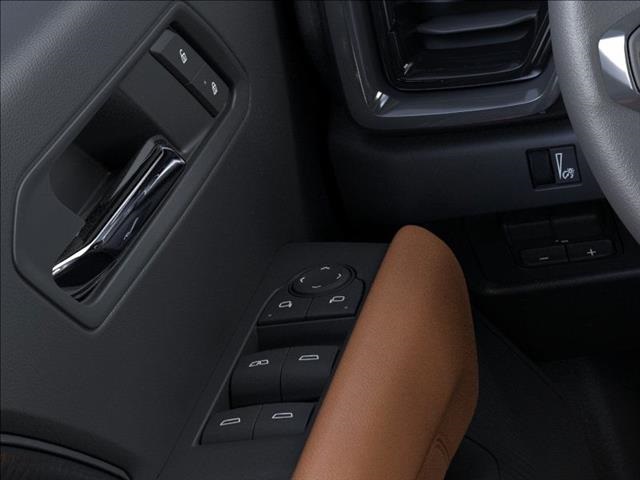 Vehicle image 22 of 24