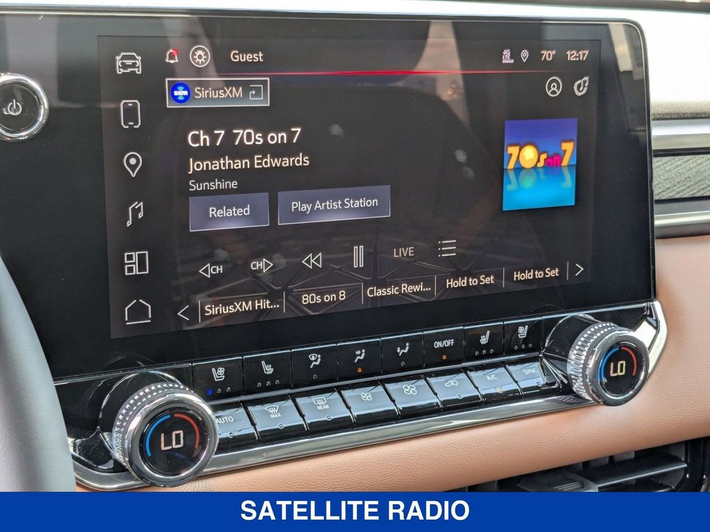Vehicle image 21 of 42
