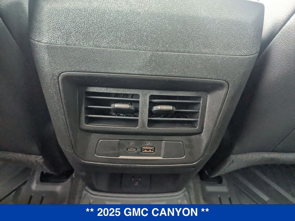 Vehicle image 33 of 44