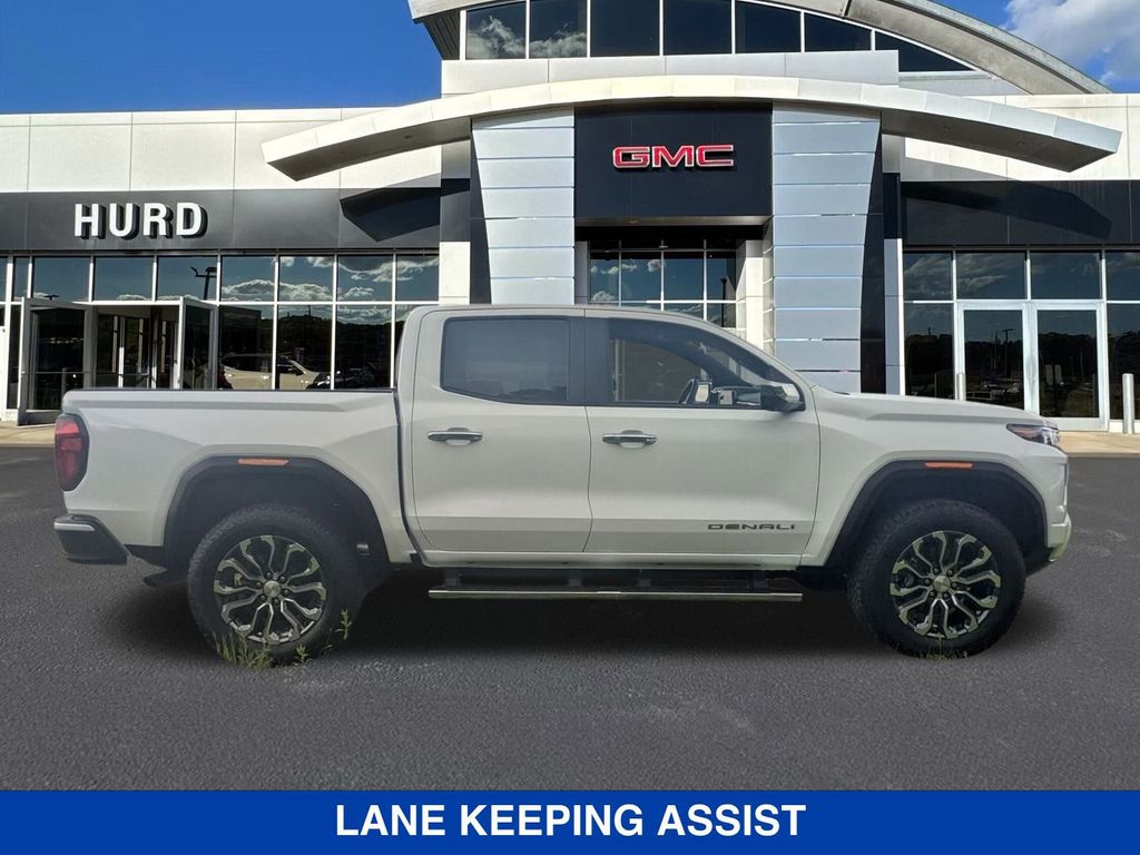 Vehicle image 4 of 44