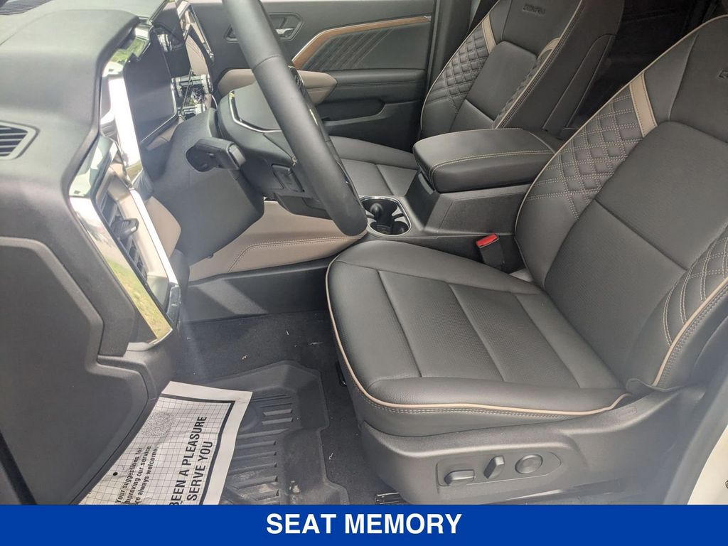 Vehicle image 15 of 44