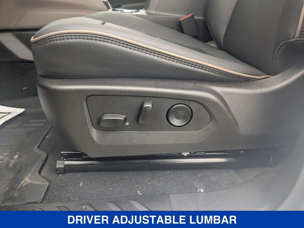 Vehicle image 11 of 44