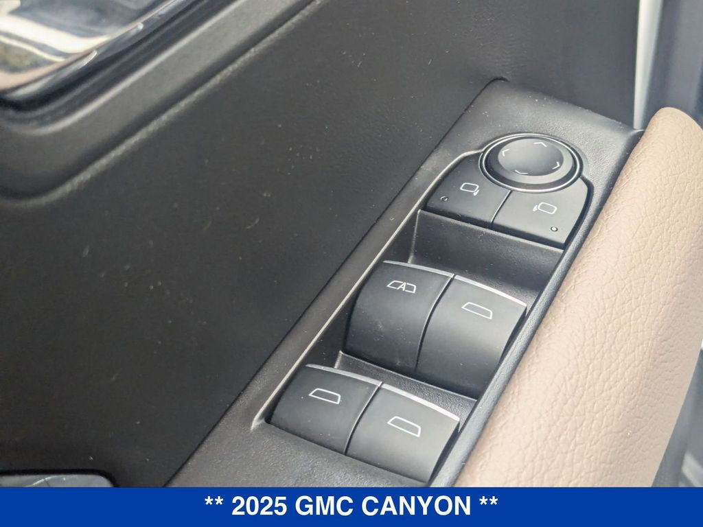 Vehicle image 41 of 44