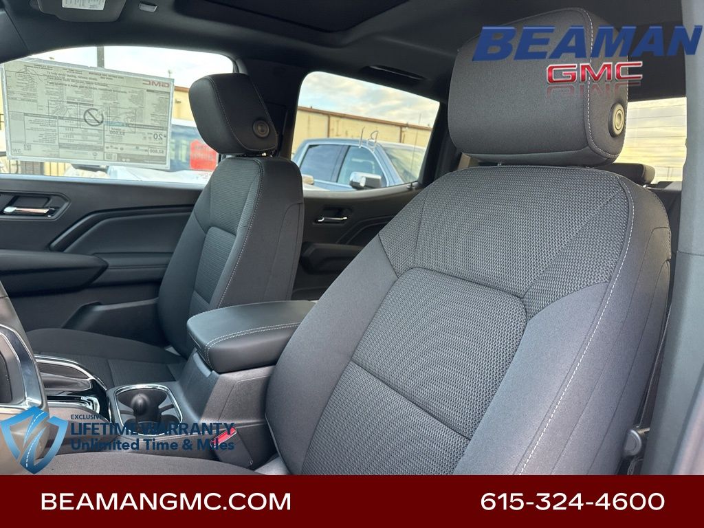 Vehicle image 21 of 31