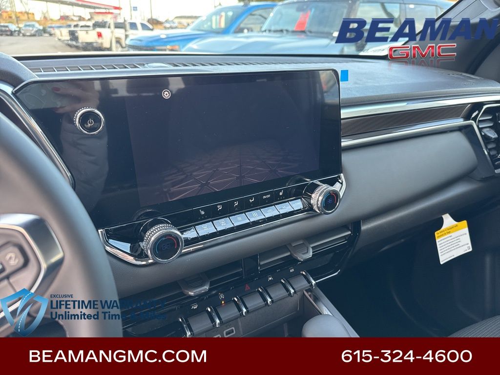 Vehicle image 17 of 31