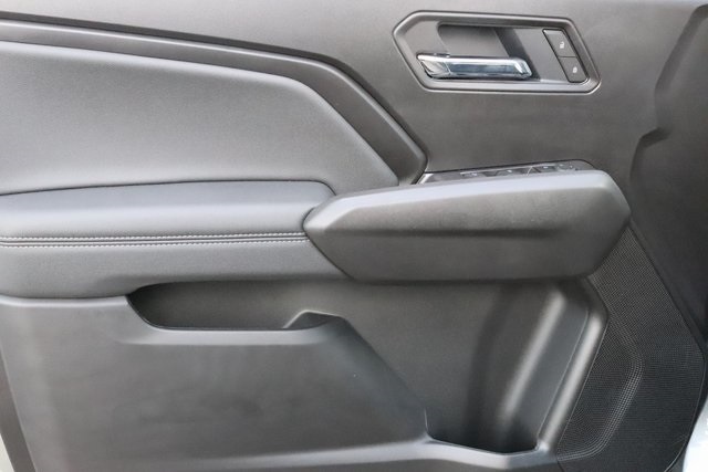 Vehicle image 18 of 25