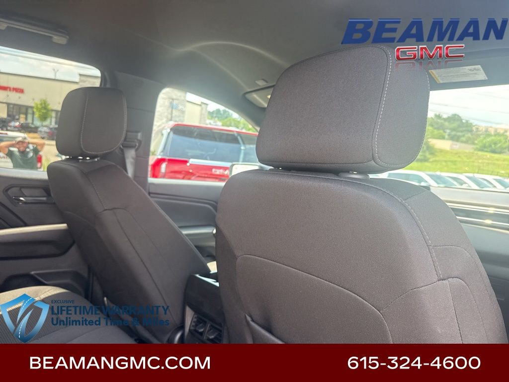 Vehicle image 17 of 30