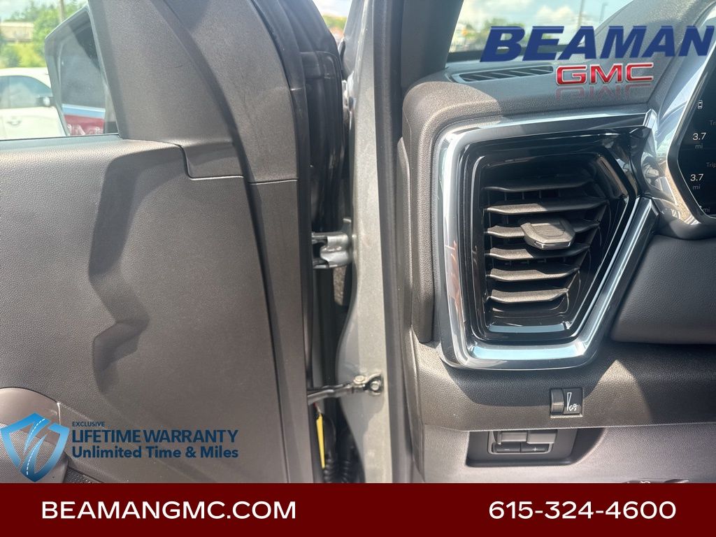 Vehicle image 22 of 30