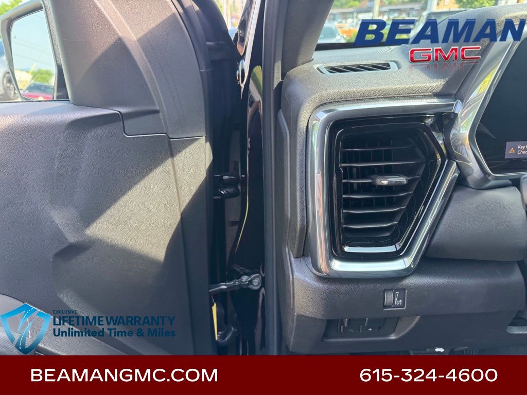 Vehicle image 22 of 31