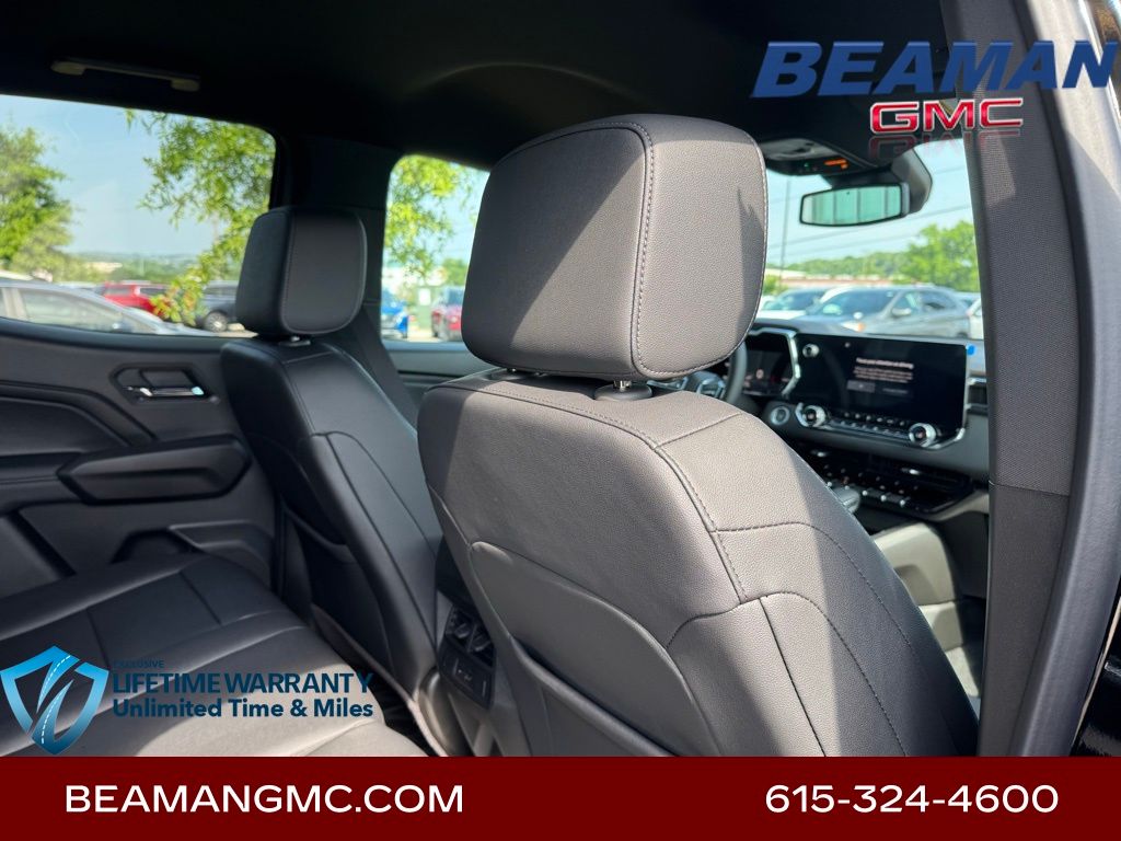 Vehicle image 14 of 31