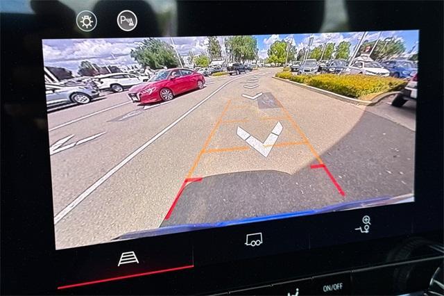 Vehicle image 22 of 33