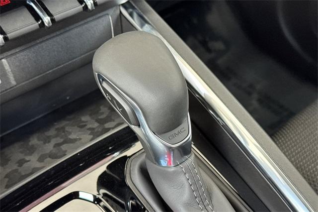 Vehicle image 24 of 33