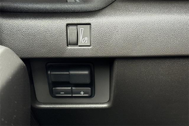Vehicle image 30 of 33