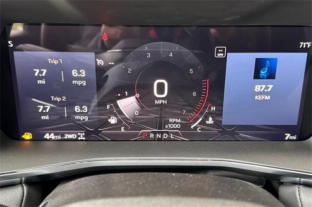 Vehicle image 29 of 33