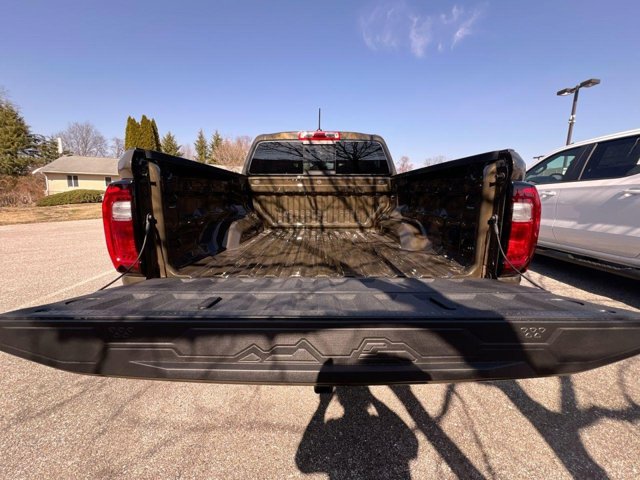 Vehicle image 21 of 23