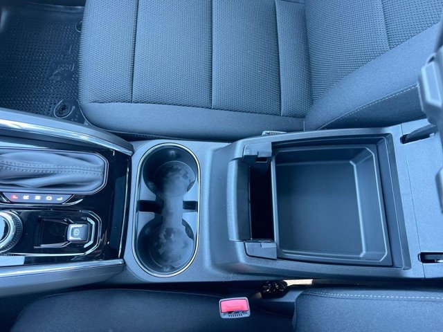 Vehicle image 19 of 23