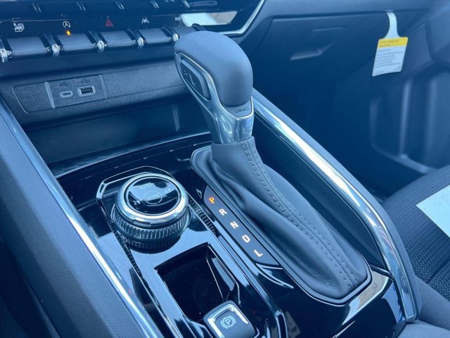 Vehicle image 18 of 23