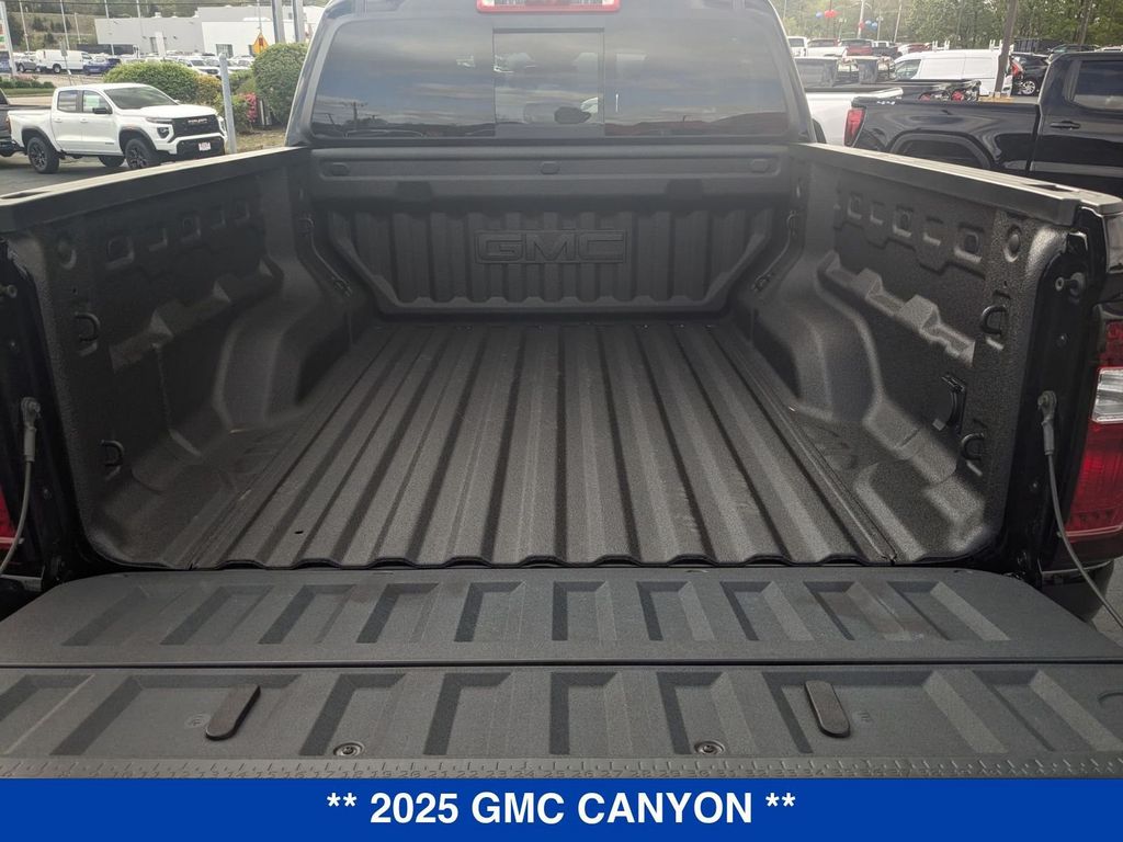 Vehicle image 11 of 43