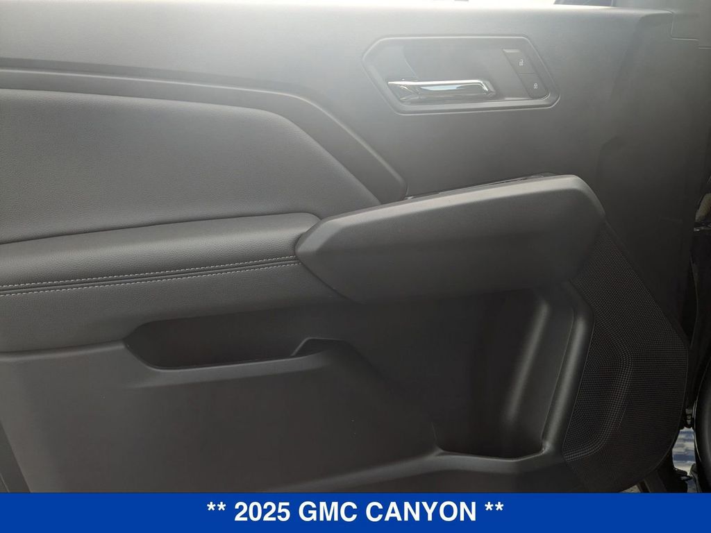 Vehicle image 30 of 43