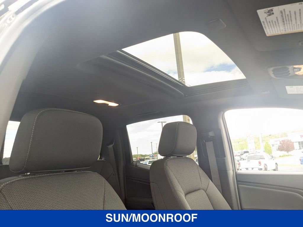 Vehicle image 16 of 43