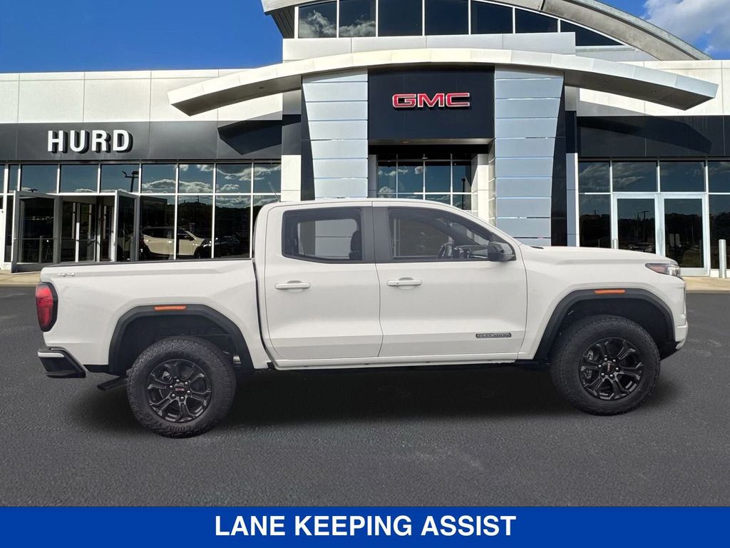 Vehicle image 4 of 40