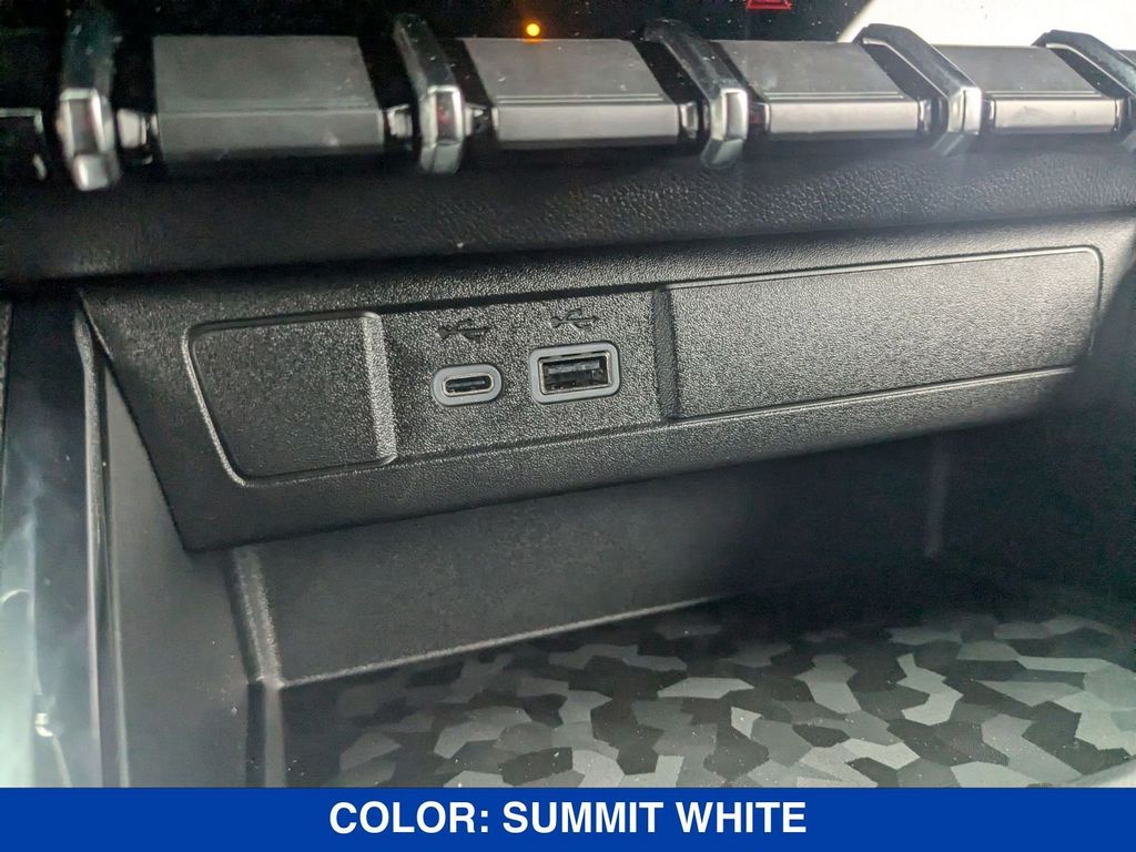 Vehicle image 34 of 40
