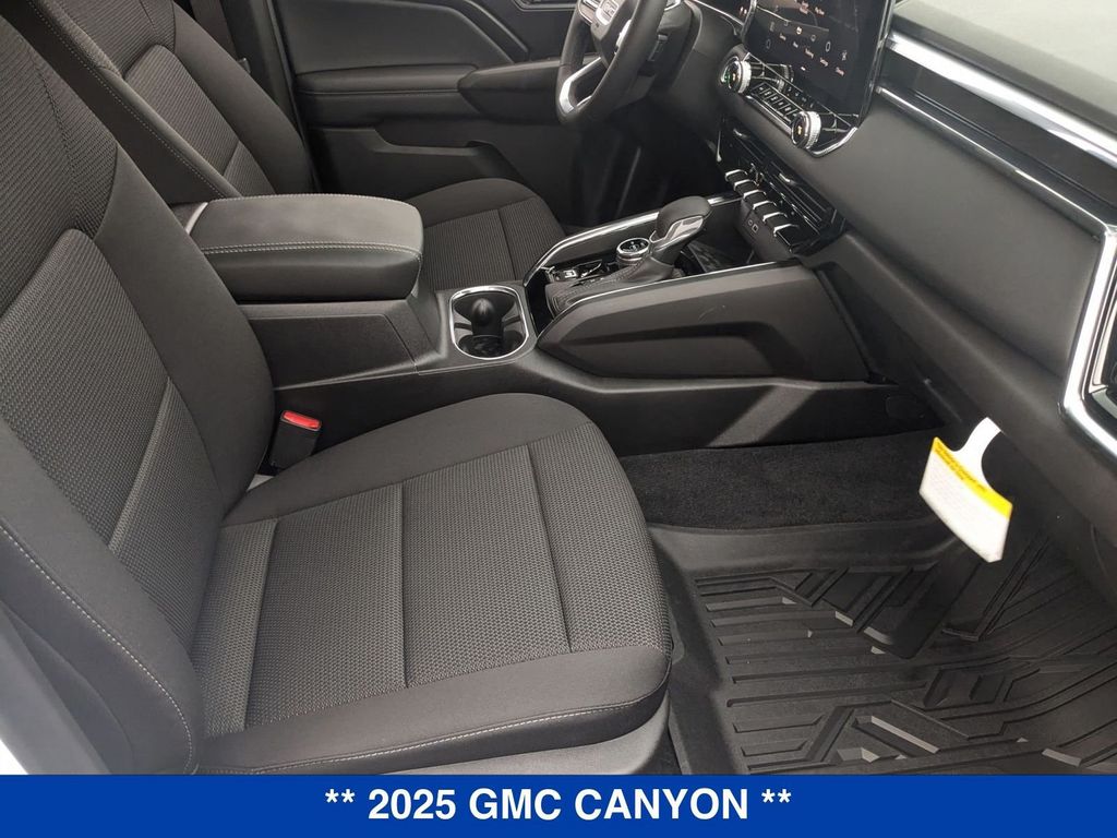 Vehicle image 14 of 40