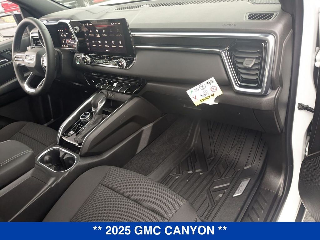 Vehicle image 16 of 40