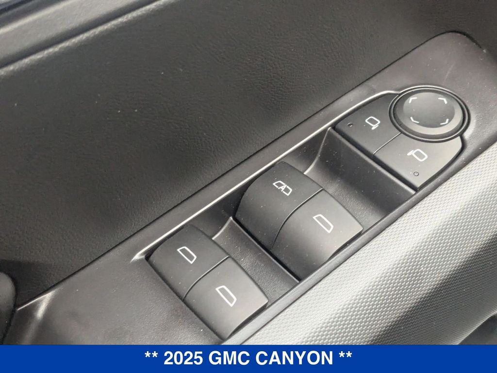Vehicle image 30 of 40
