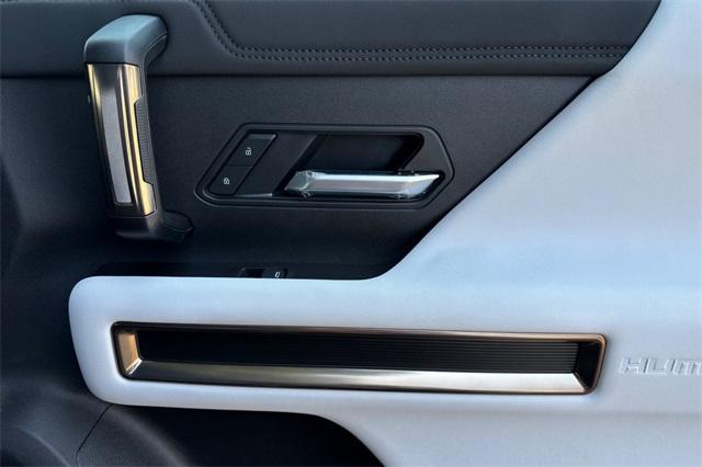 Vehicle image 20 of 43