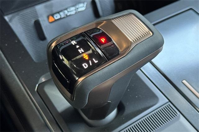 Vehicle image 26 of 43