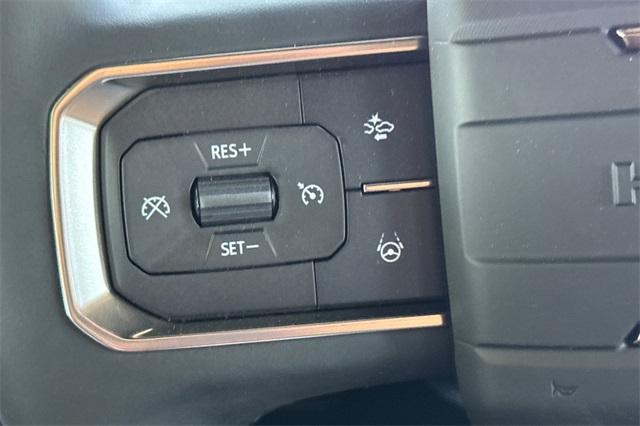Vehicle image 29 of 43