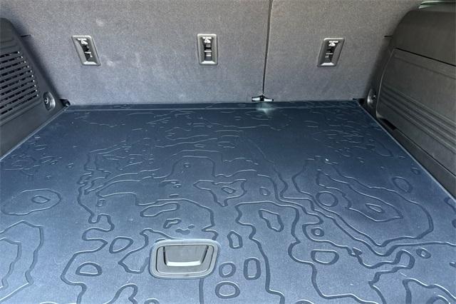 Vehicle image 17 of 35