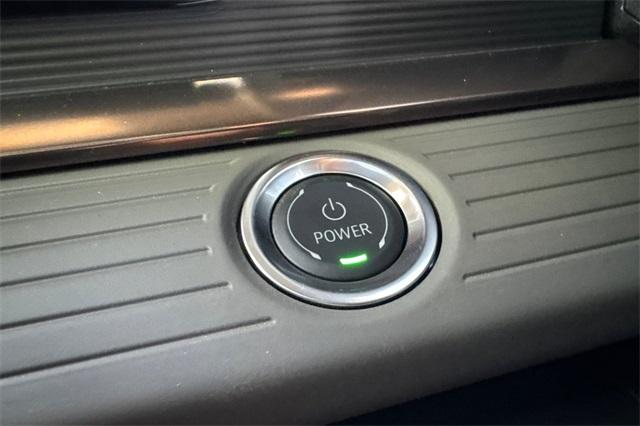 Vehicle image 27 of 35
