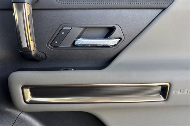 Vehicle image 20 of 35