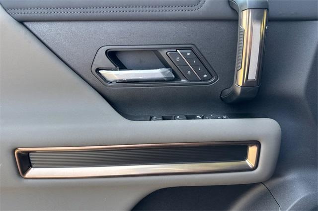 Vehicle image 11 of 35