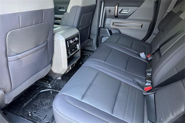 Vehicle image 13 of 35
