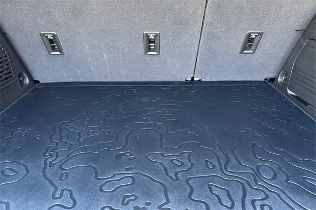 Vehicle image 17 of 35