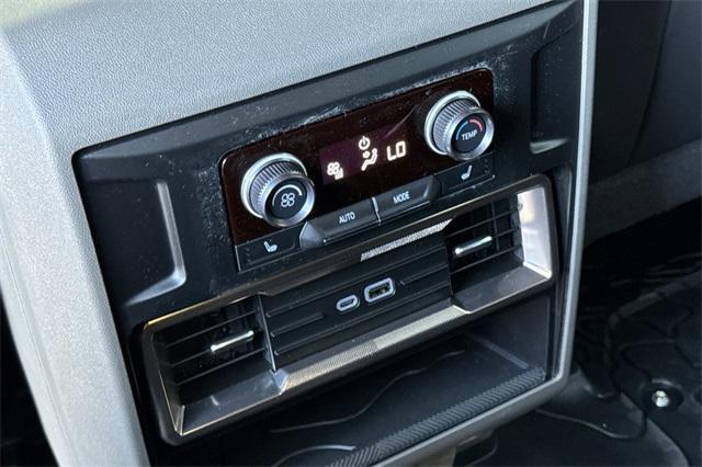 Vehicle image 14 of 35