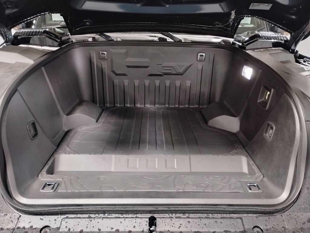 Vehicle image 19 of 57