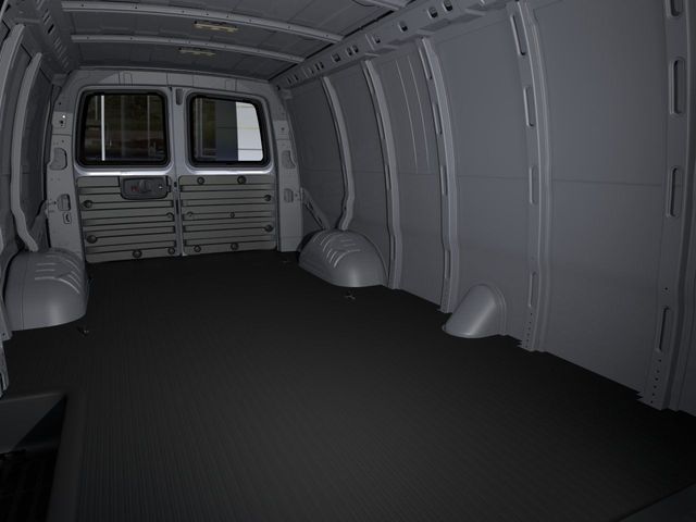 2025 GMC Savana Base Image 18 of 24
