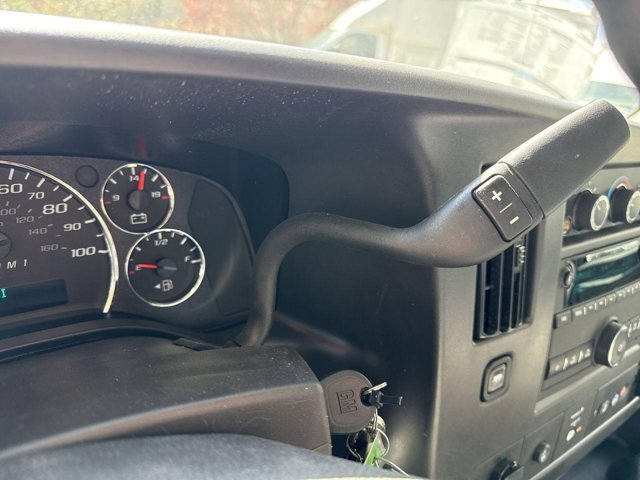 Vehicle image 17 of 22
