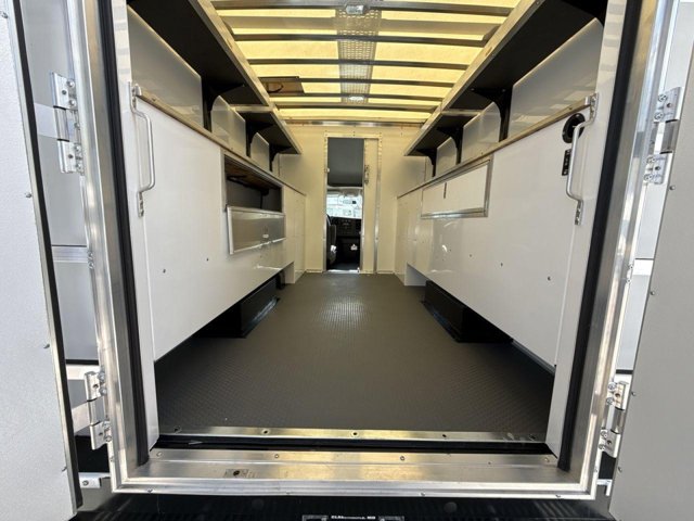 Vehicle image 19 of 22
