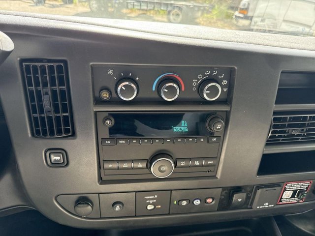 Vehicle image 14 of 22