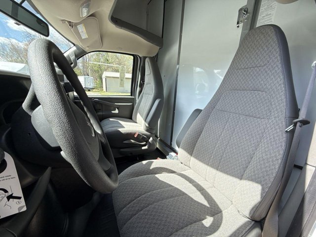 Vehicle image 10 of 22