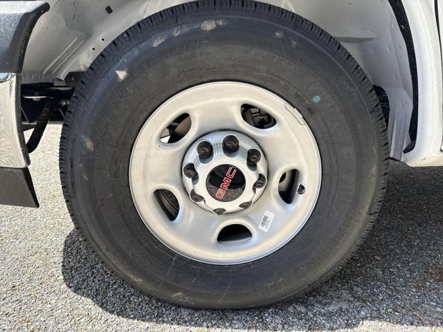 Vehicle image 9 of 22