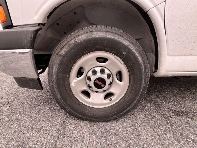 Vehicle image 9 of 23
