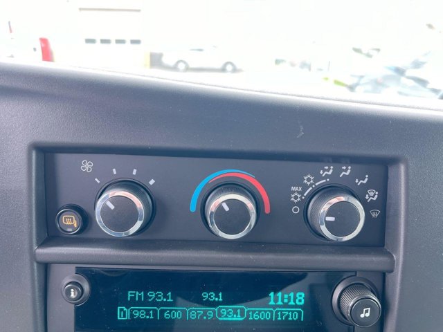 Vehicle image 17 of 23