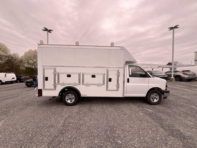 Vehicle image 6 of 23