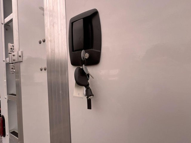 Vehicle image 20 of 23